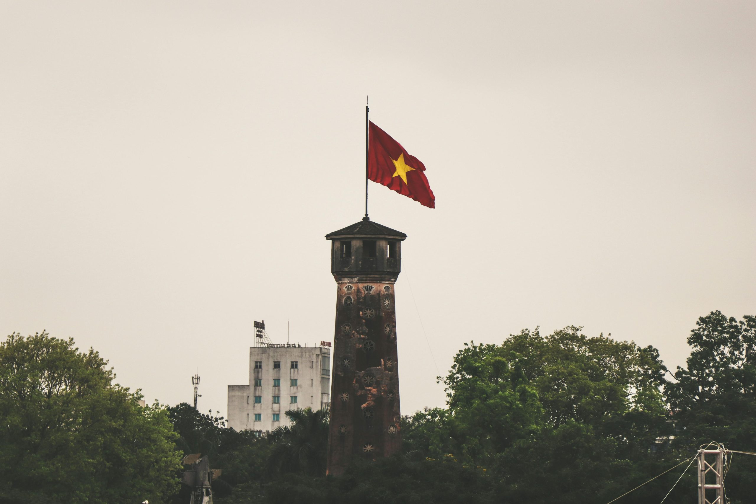 pexels-alwaysontheroad-2977432 vietnam flag